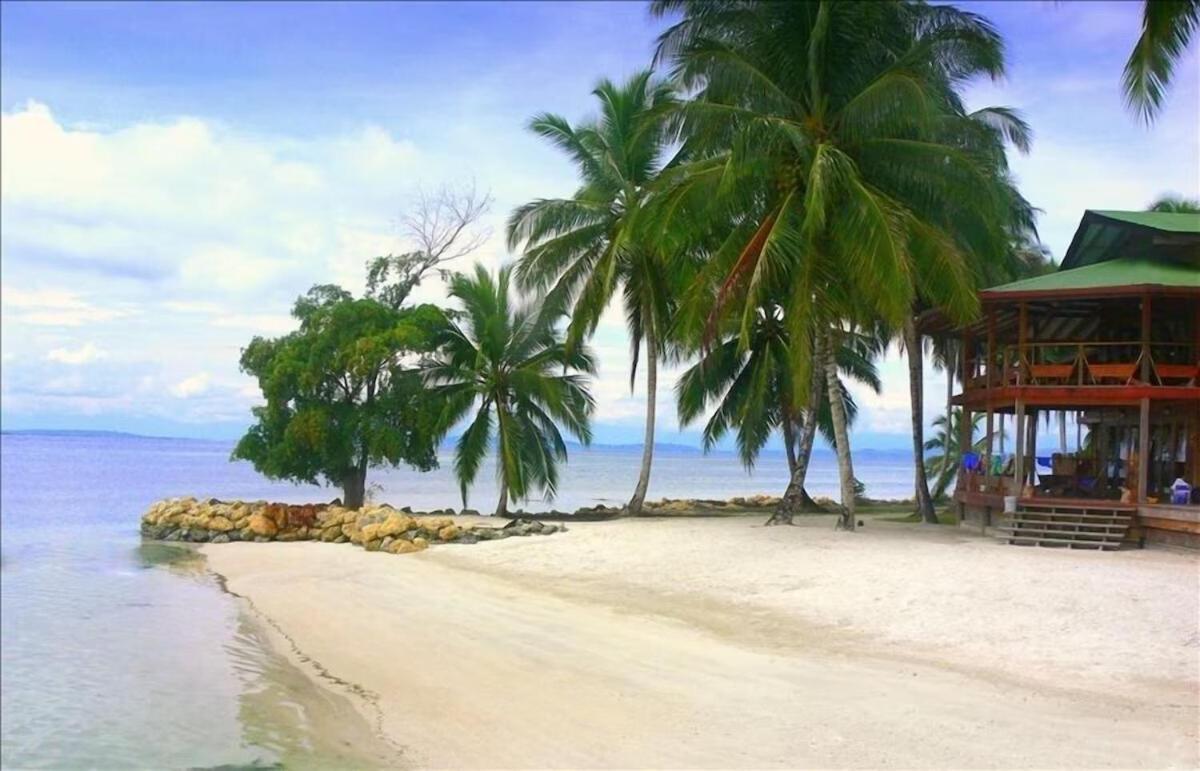 Bocas Beachfront Lodge Bocas del Toro Exteriör bild